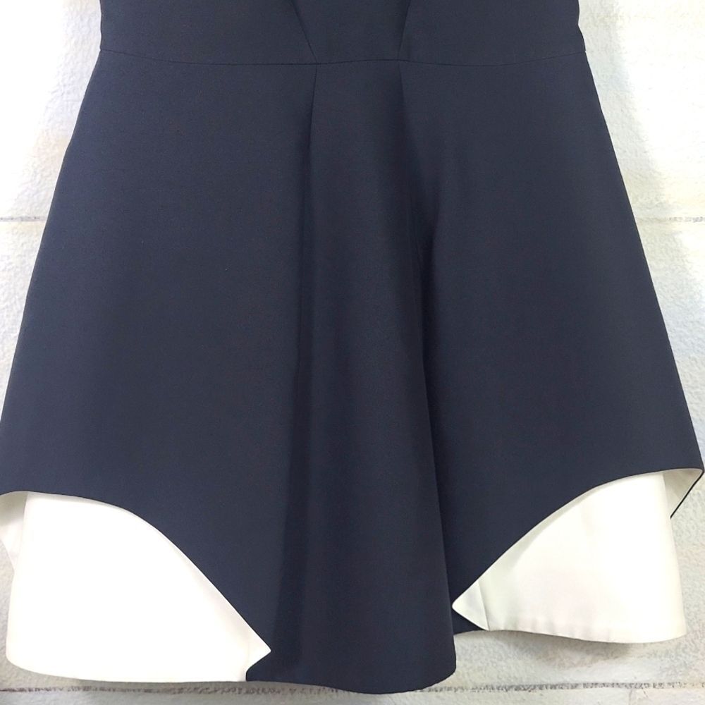 Notch Neck Dress in‎ Black & Chalk Halston Heritage. Size 8 - Picture 4 of 7
